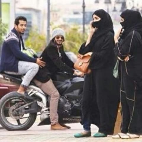 التصجيمة عن الاسبانية ترجمة حسين نهابة