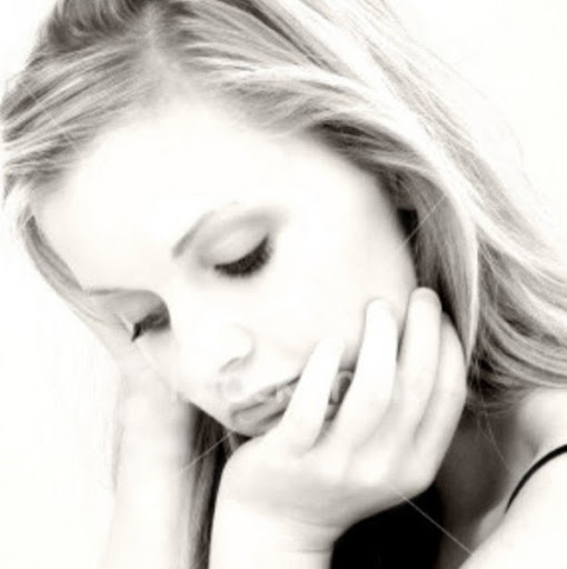 لحظات فقط‎ - قصة قصيرة جداً - الكاتبة سلوى سليمان