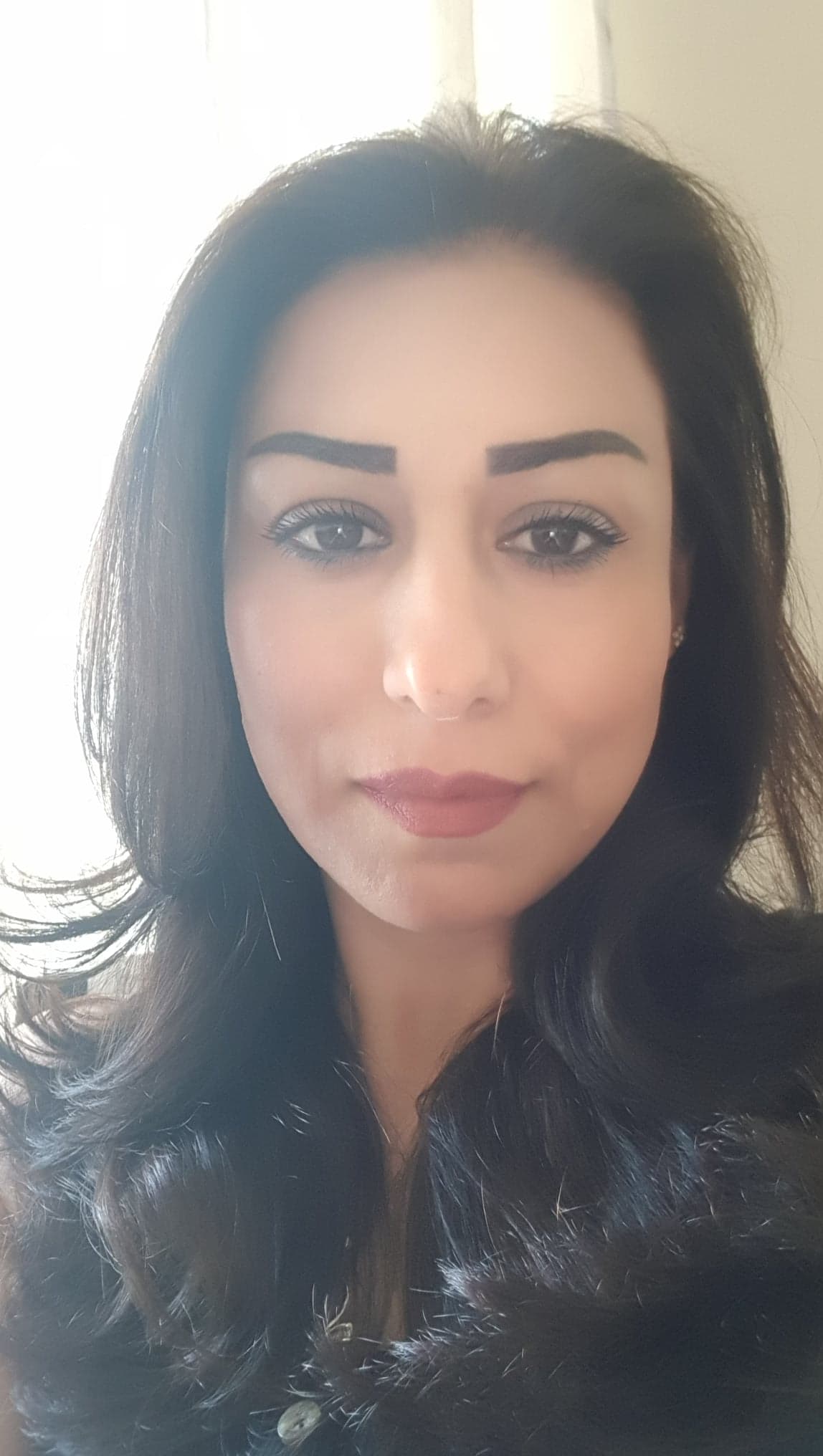 ازح بهاءك عني - الشاعرة السورية المُغتربة رُبا وكاف - عن الاسبانية ترجمة حسين نهابة