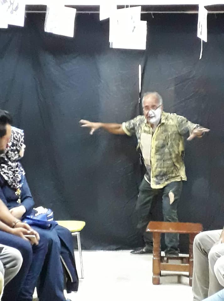 عرض مسرحية (مطرقة كول)