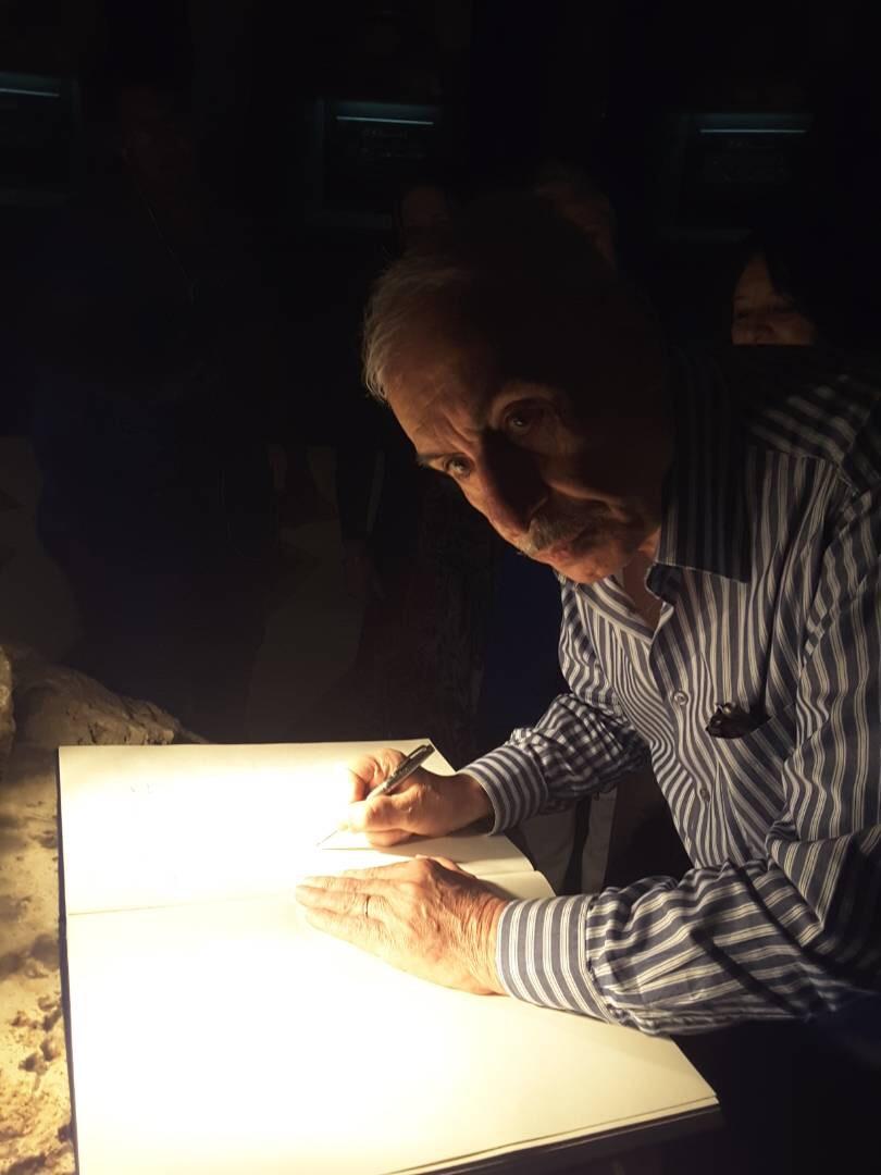 ترجمة قصيدة الشاعر العراقي: حميد سعيد الى اللغة الاسبانية. ترجمة: حسين نهابة