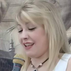 ترجمة قصيدة (ماء العشق) الى الاسبانية - الشاعرة السورية: ميساء محمود العباس - ترجمة حسين نهابة 